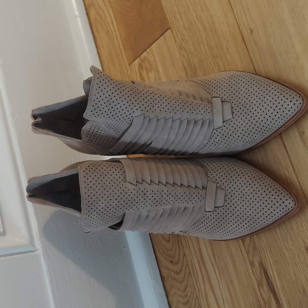 Vince Camuto taupe Booties